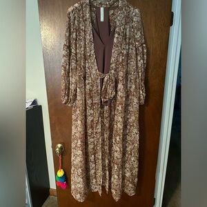 EXPRESS Flowy Cover Up